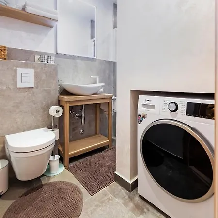 Ground Floor Gem *