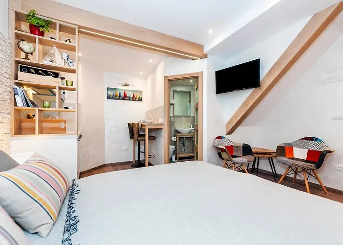 Ground Floor Gem Διαμέρισμα Ρόβινι